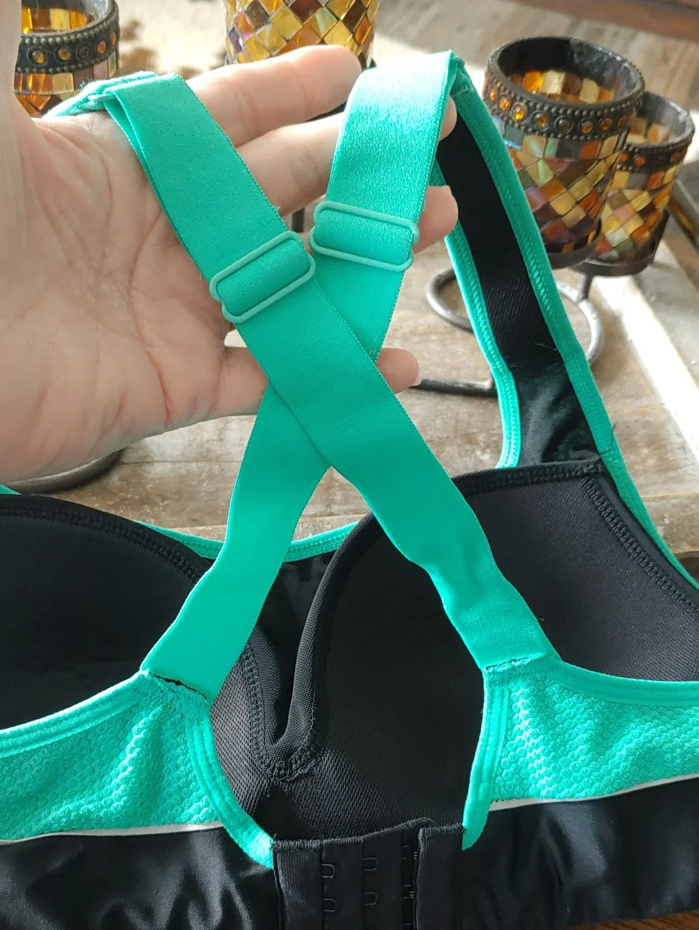 Like New Danskin 36B Blue/green Cross Strap Padded Wirefree Sports bra